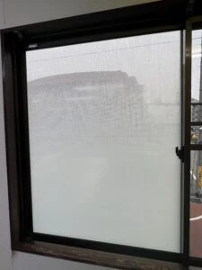 白いグラデーションの画像