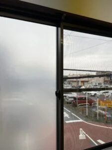 装飾フィルムを半分貼った画像